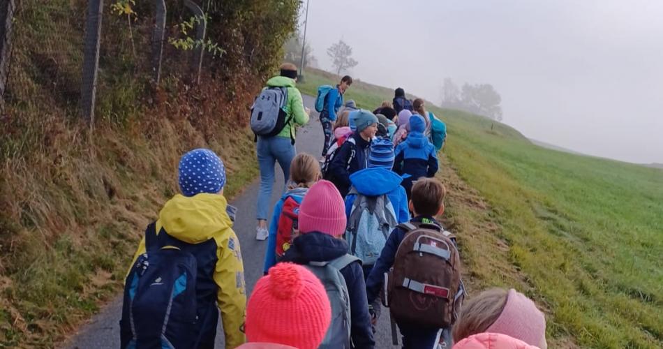 Schulklasse unterwegs